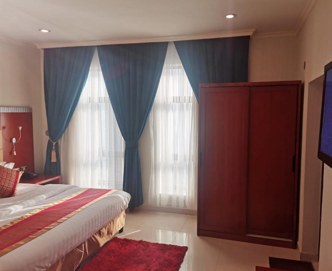 Villa Park Αλ Κομπάρ Εξωτερικό φωτογραφία